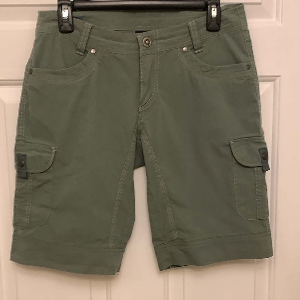 Kuhl Splash shorts womens size 6 11 inch inseam sage green excellent condition